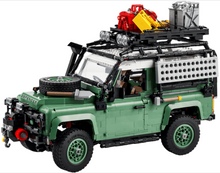 10317-R Land Rover Classic Defender 90 Retired NIB