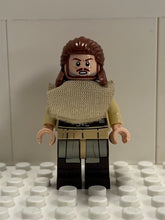 sw0651 Qui-Gon Jinn - Poncho, Reddish Brown Beard